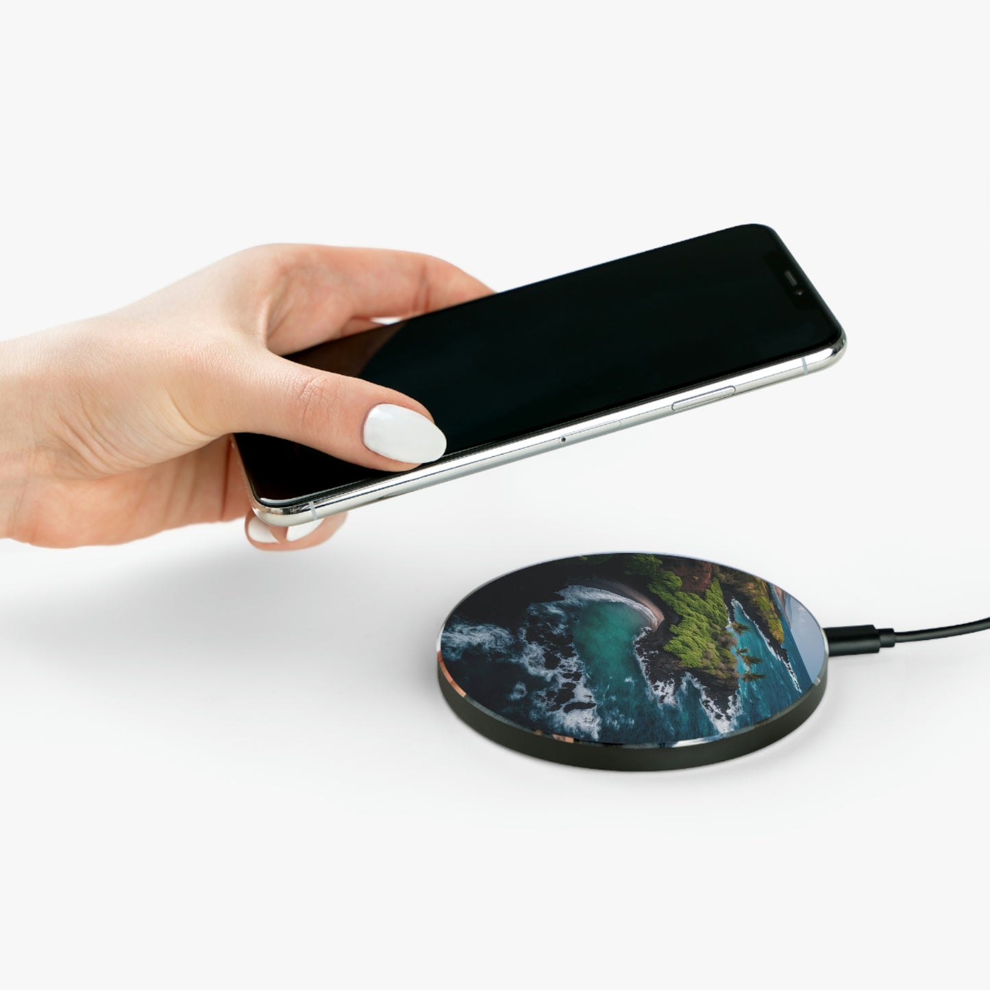 Tropical Paradise Rentals | Wireless Charger